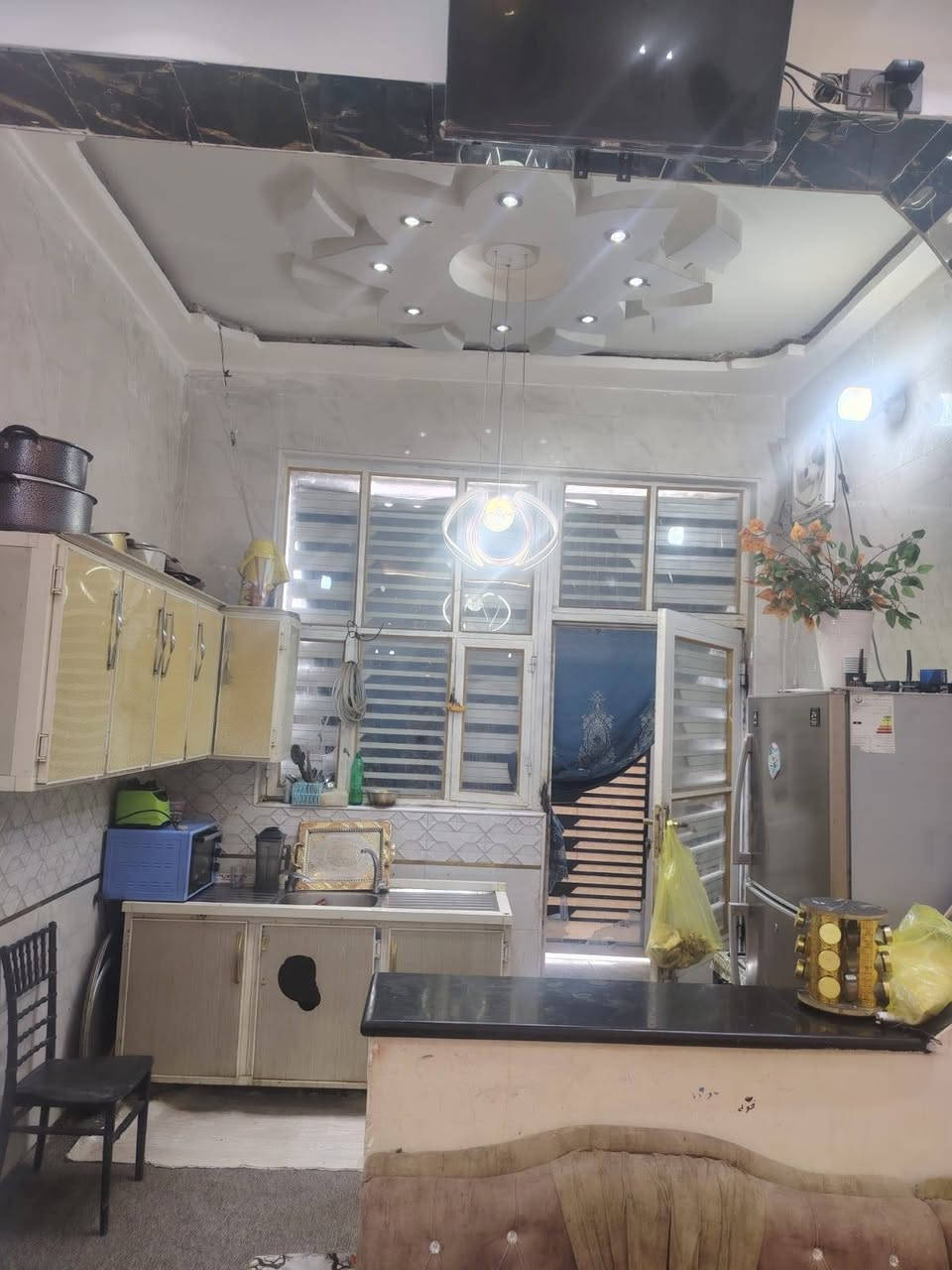 عندي بيت للبيع طويريج ام الهوى الجديدة المساحة ١٠٠متر طابقين الرقم*********** طابو صرف على الشارع درجة أولى كافة الخدمات
