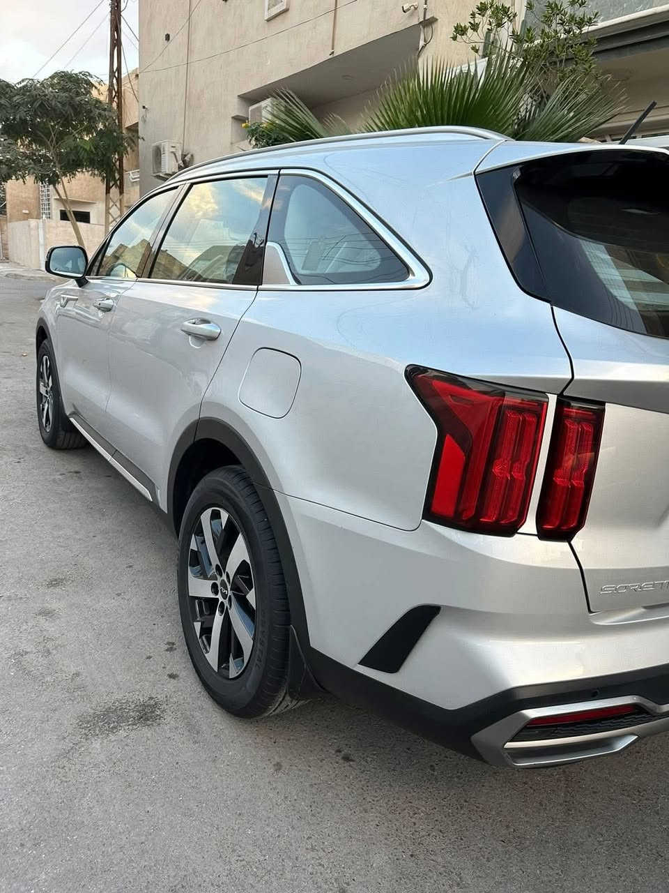 السلام عليكم سورنتو  خليجيه موديل 23 مكفوله كفاله عامه حته من الشخط السياره جديده شادله تخم تايرات جدد  ماشيه 52 

مواصفات فول واحد على واحد 

بصمه  + تشغيل عن بعد 

بنوراما

مري شفط 

كشنات كهرباء 

مكينه 4 سلندر 

حساس امامي خلفي و رادار جانبي 

اناره داخليه 7 الولان 

وبعد بيه هواي مواصفات 

رقم اربيل شركه الالق بل بنوك 

مكاني بغداد البلديات  سعر 250  وبيه مجال 

***********
