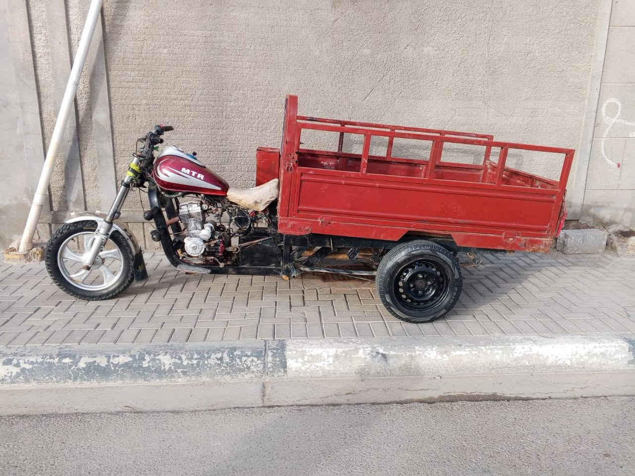 ستوته ليفان أدوات مكفوله ستوته كامله ما ناقصها شي اكسن لطش دهن للمحرك وكير بوكس ستو مبدل دهن بس دك هندر وتطلع ضفيره بيها   مكان قبله سعر700. قفل وهذ رقمي***********
