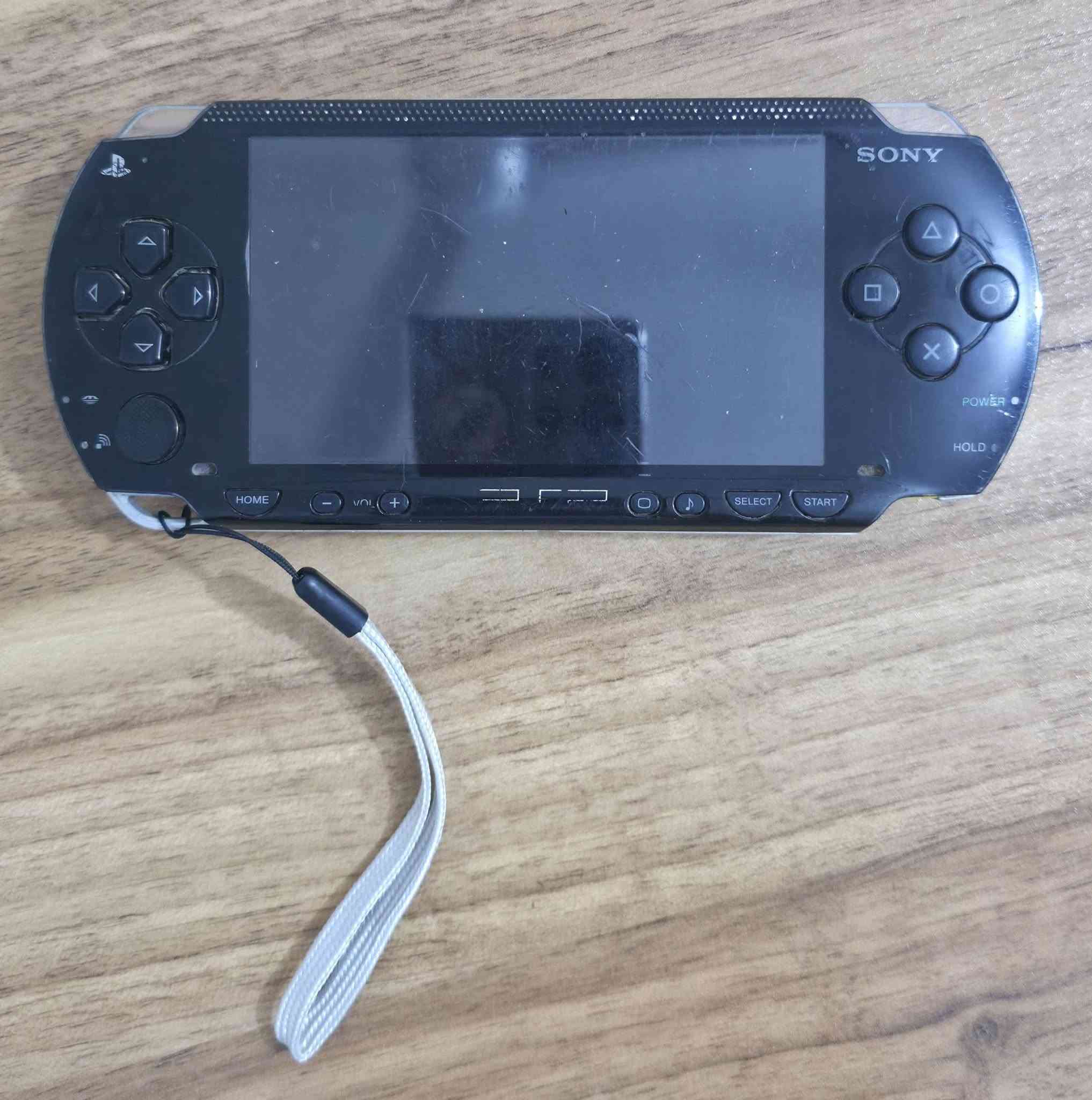 PSP 
جهاز وبطارية و شاحن و رام 8GB 
بيه اللعاب : 
GTA VICE CITY STORIES 
GOD OF WAR CHAINS OF OLIMPUS 
GOD OF WAR GHOST OF SPARTA 
NARUTO HEROES 
ASSASSIN'S CREED BLOODLINE 
PRINCE OF PERSIA 
CRASH 
سعره 60


**إذا كنت صاحب هذا الإعلان وتريد حذفه لأي سبب، رجاءا أرسل رسالة إلى الدعم الفني**