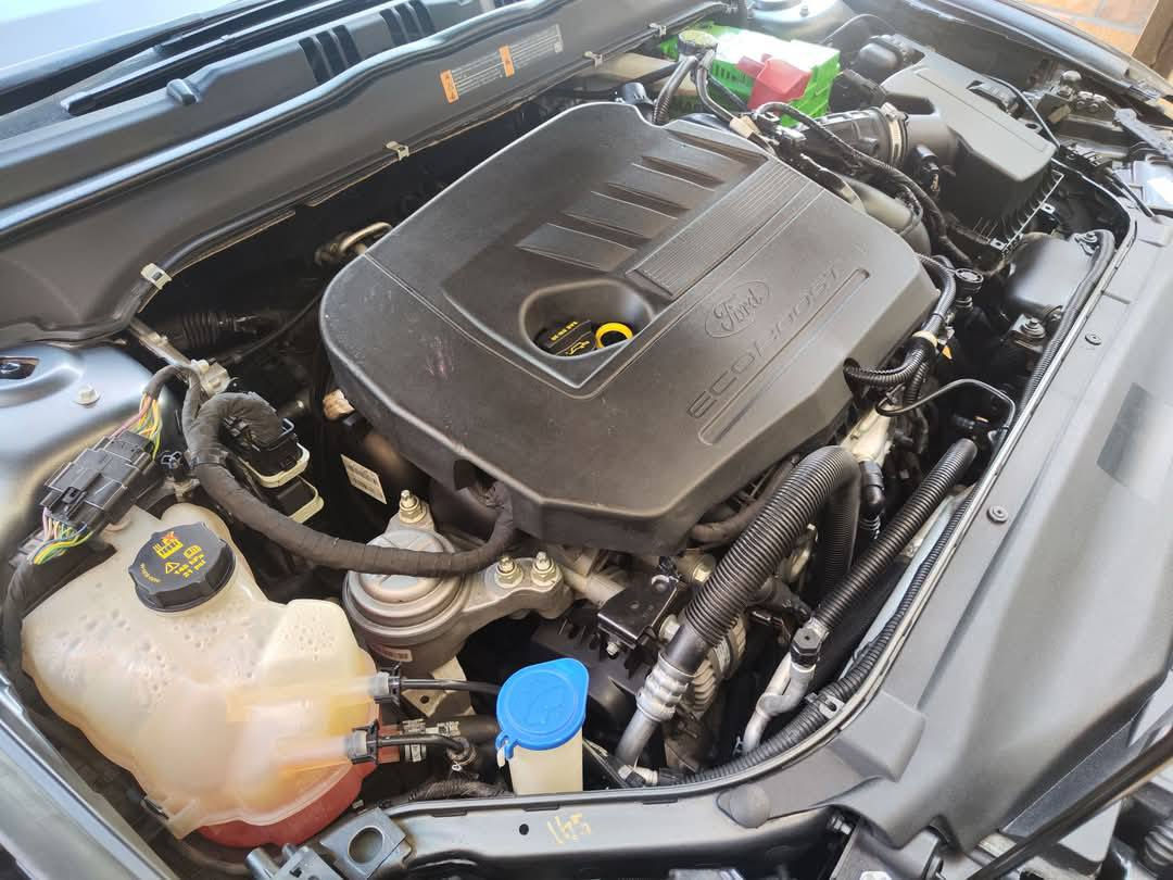 فورد فيوجن 2018 – SE
📄 ضرر خفيف جداً + اغراضها كلها بلادي

# السيارة ماشية 86،000 الف كيلومتر

🔧 المحرك والقير

 • محرك 1.5 EcoBoost توربو

 • ناقل حركة ماوس أوتوماتيك

 • دفع أمامي

 • اقتصادي ونشيط جداً

✨ مواصفات SE
• تبريد قطعتين 

 • كشنات قماش اسود

 • تدفئة كشنات

• كشن السائق والراكب كهربائي

 • تشغيل عن بُعد

 • Apple CarPlay / Android Auto

 • مثبّت سرعه (Cruise Control)

 • شاشة وسطية كبيرة

 • كاميرا خلفية + حساسات رجوع

 • دخول ذكي + بصمة تشغيل 

• رمز دخول في الباب

 • بلوتوث + USB + AUX

 • مقود متعدد الأزرار

🛡️ أمان وتقنيات

 • Airbags كاملة

 • ABS + Traction Control

 • إضاءة LED نهارية

• إشارة تسلسلية

 • Hill Assist

📌 حالة السيارة

 • صيانة دورية

 • محرك وكير بحالة ممتازة

 • استخدام نظيف بدون مشاكل

💵سعر: 130$ وبيها مجال بسيط

📍 ألانبار - الرمادي

📞 للاستفسار

***********
