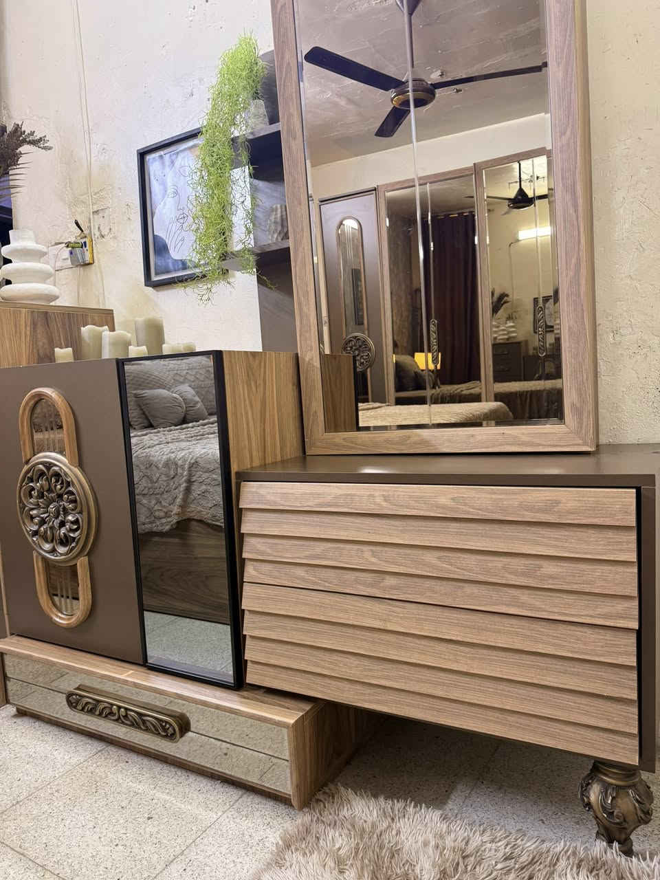 غرفة  للبيع ٨ قطع سرير مخزن  بيهه قاصة سرية سعرهه ٨٥٠ للاستفسار ‭٠٧٧٧ ٦٧٢ ٣١٠٧‬
