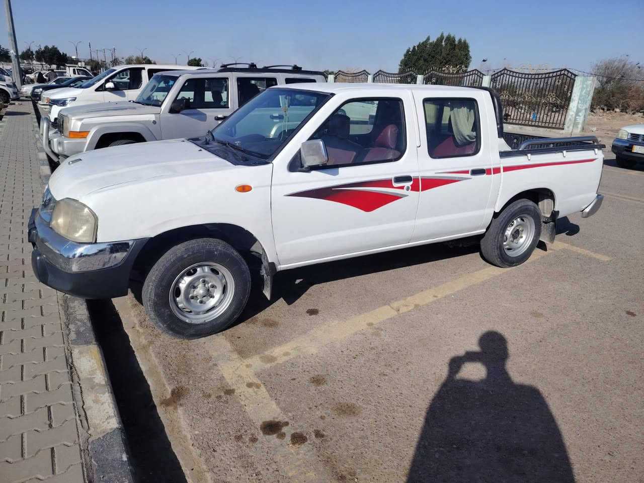 السلام عليكم نيسان 2013للبيع مكفوله رقم ميسان سنويه ل27  بيه بارد بجاملغ كد شبر مكينه كير مكفولات حداديه تخم تاير تبريد تتفئه كهربائية كلها شغاله مكاني البصره القبله شراي يتصل وبل خدمه ***********
