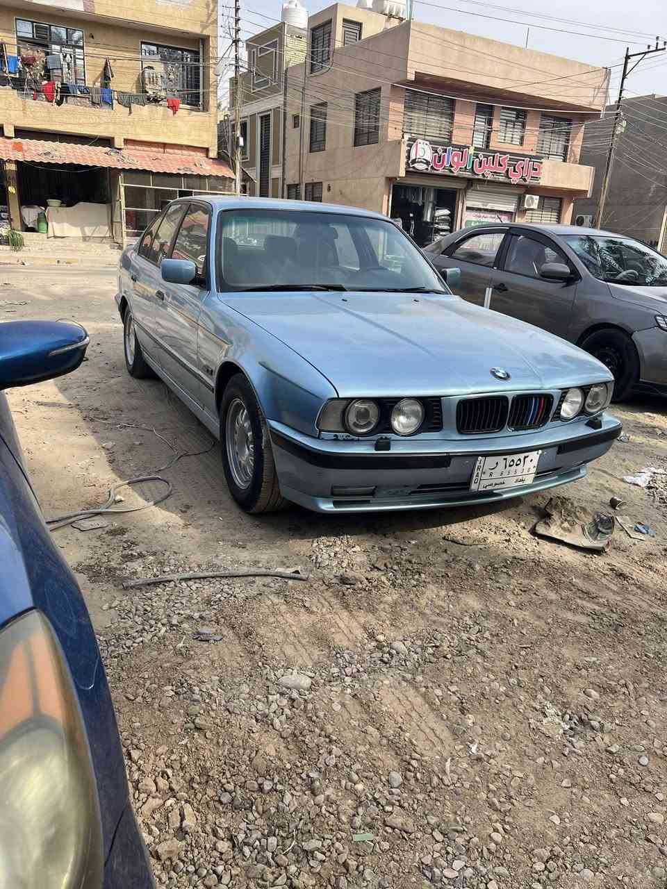 السلام عليكم بيم حجم 525 اصل مكينه مفتوح مكينه وكير وتبريد وصدر خلفي وامامي وتخم تاير كله مكفول صبغ جماليه مكفوله من ضربه لغد شاصي ولحوض لصندوك كله كفاله موديل ٩٠ ) سعر 58 )  مكان بغداد الدوره *********** مراوس بيكم
