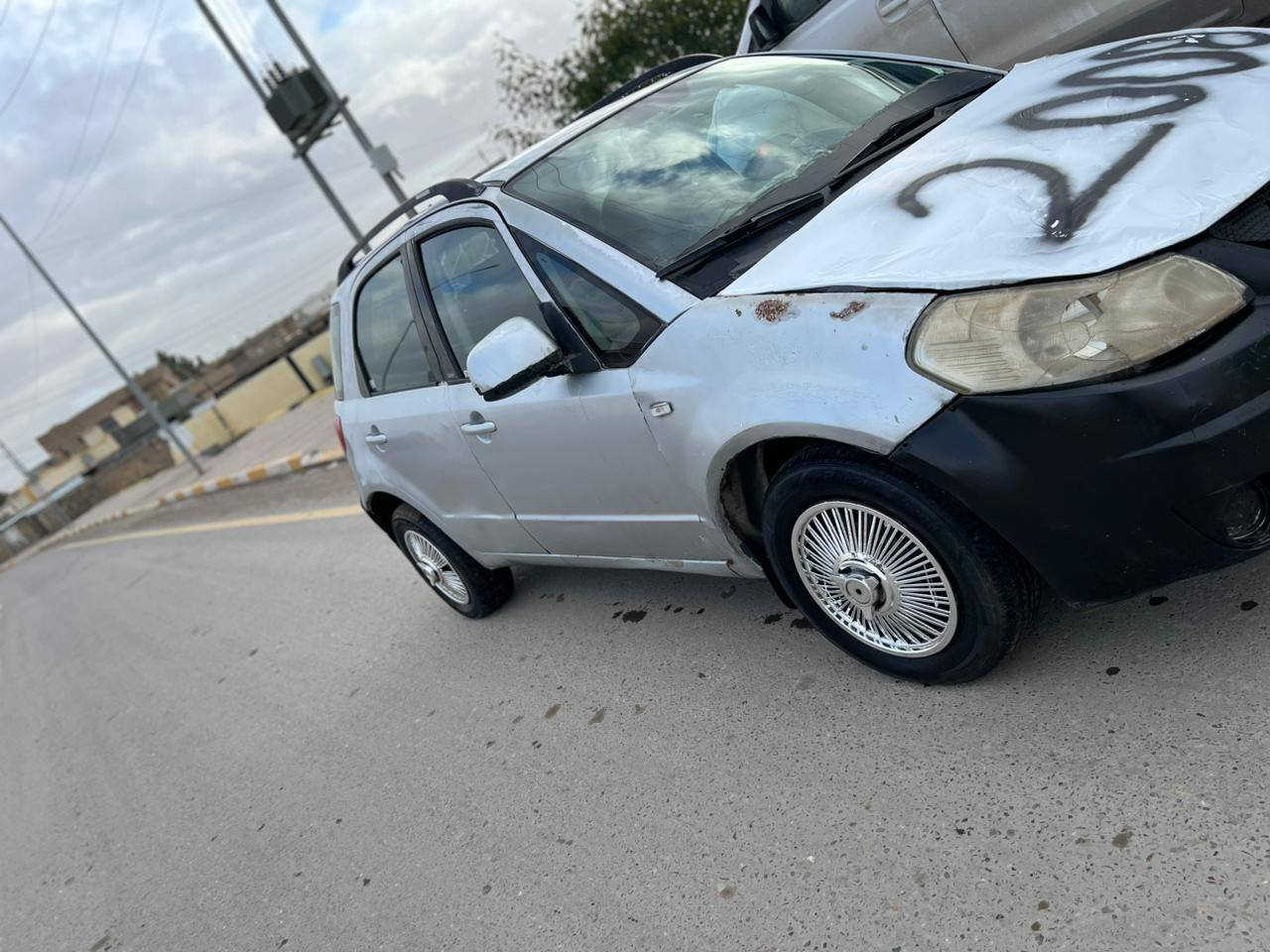 *********** السلام عليكم مكلف بل النشر خابر صاحبهة ساسوكي حبل ما مسجل كير ومحرك كورلاة ٩٣ كير اتو سيارة جاهزة فقط الصدر المامي تعبان تفءة نار كهربيات كلهة شغالة جام كهربائي شغال مراوس حسب القناعة السعر ٨ أوراق مكان السيارة العلم قريت الربيضة
