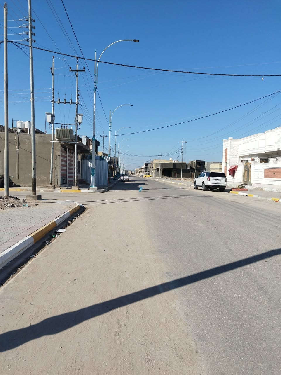 قطعه للبيع بل 36 تجاريه المساحه 200متر ركن // شارع 20متر واجهه 20 متر تفتح على شارع // للاتصال *********** // او مراجعة مكتب الضامن للعقارات عنوان المكتب حي الصدر مجاور صيدلية ركن للعلاج
