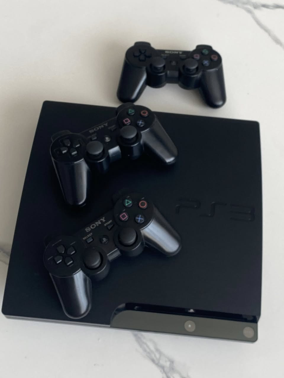 السلام عليكم 
خاوتنا بلايستيشن 3  جديدة ليطا 10/10  
معاها 03 مانات  معا لي كابل اوريجينال تاعها فيها الالعاب 
1.God of war 
2.Geta v 
3. Morta combat 
4.blur
5.Fifa 19 
نبيع ولا نبرز  ببلاي 4 ونزيد


**إذا كنت صاحب هذا الإعلان وتريد حذفه لأي سبب، رجاءا أرسل رسالة إلى الدعم الفني**