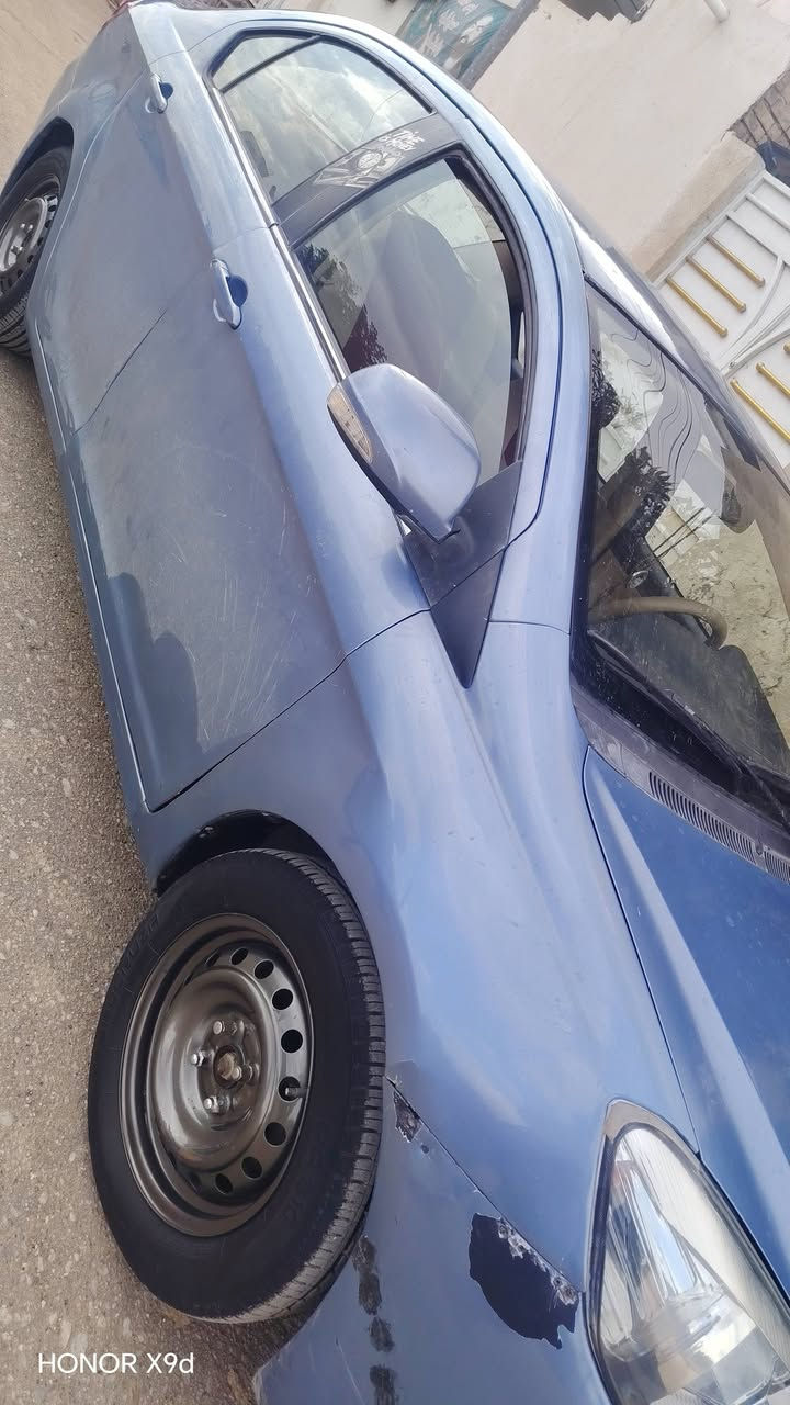 سلام عليكم سياره فولوكس للبيع كير مكينه حداديه مكفولات وتخم تاير جديد اوتاماتيك شاشه  كهربائيات كله شغاله رقم الهاتف /*********** سعر. 37 وبيه مجال
