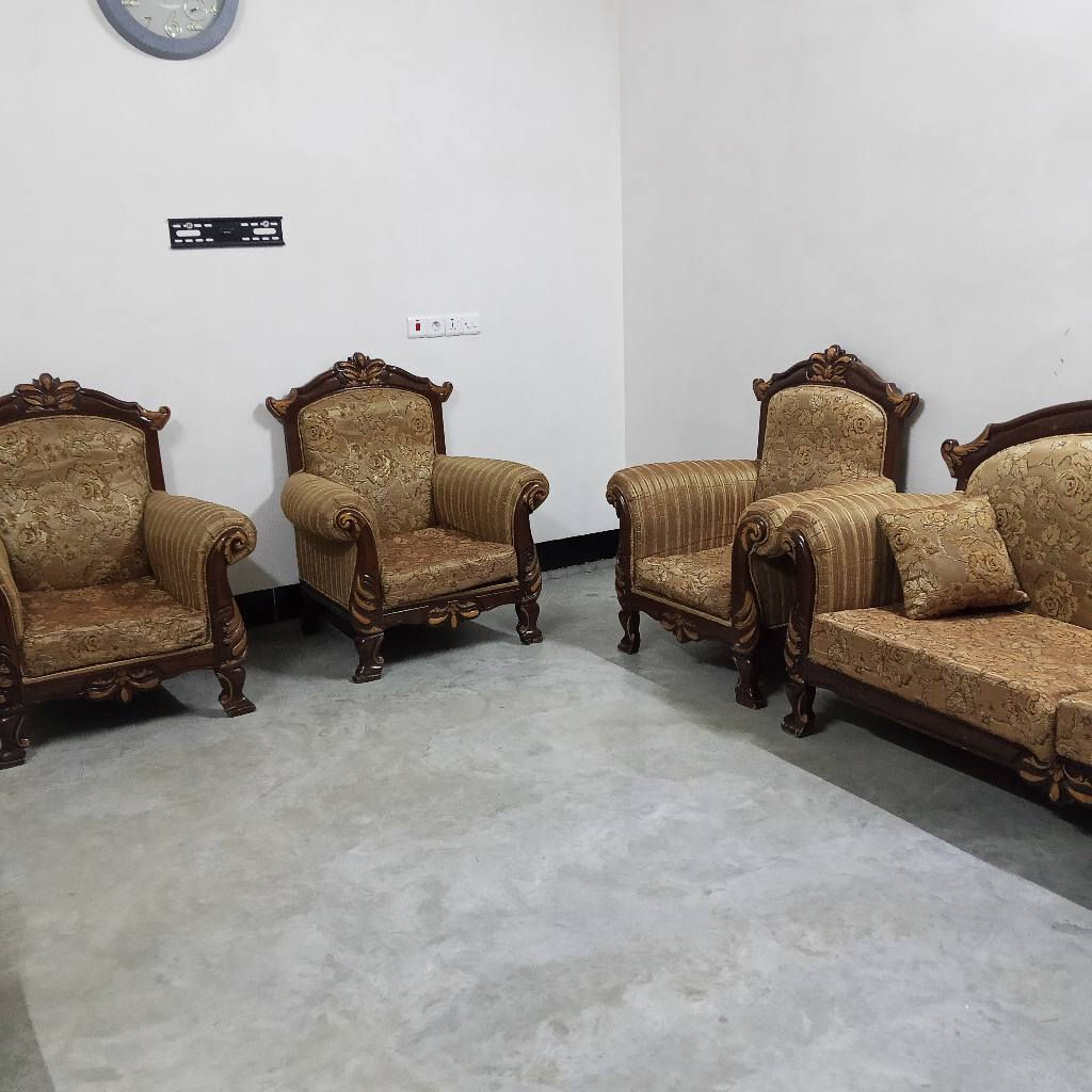 قنفات نضيف جداً سعر 225 بي مجال الشراي يتصل ***********
