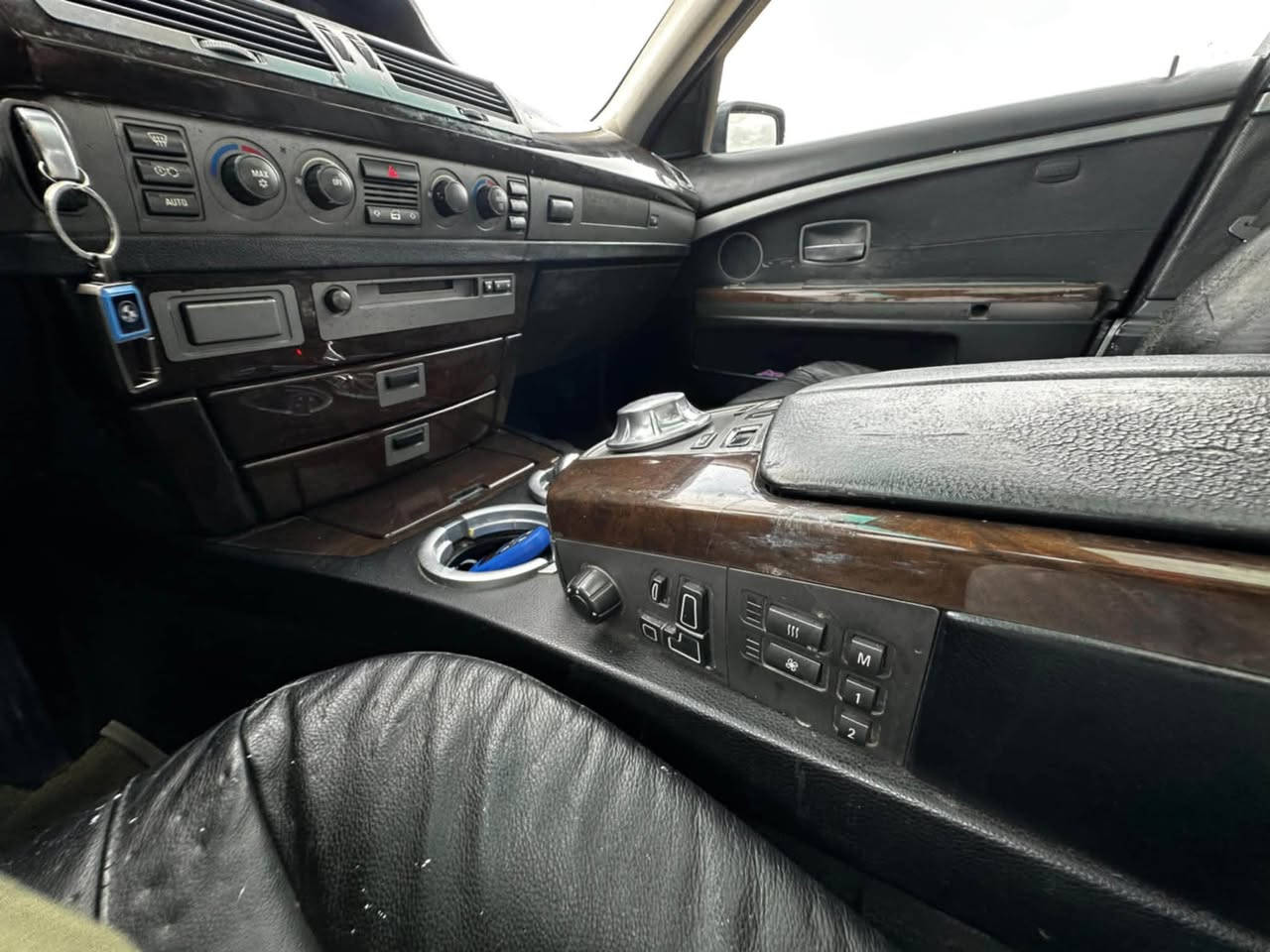 BMW 2005
محرك 8
كير محرك شرط 
تبريد تدفئه كهربائيات كله شغال
ادوات اداوت بيع او مرواس حسب القناعه

استفسار *********** اتصل
