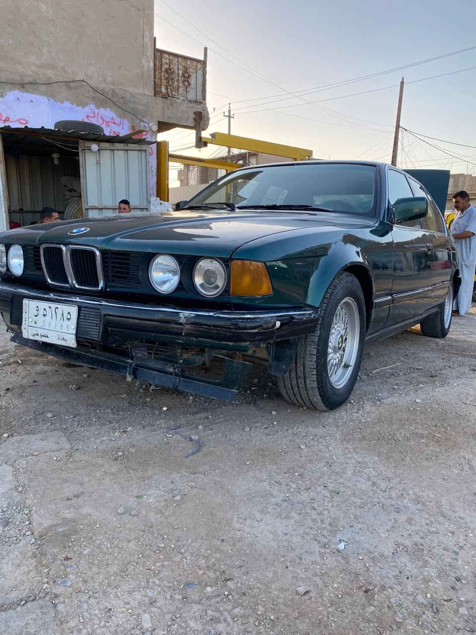 735i 
للبيع رقم بغداد مكينه وكير مكفولات تحويل. شرط  
سياره مال جناي جاهزه. حداديه زينه السعر ٤٠ الشراي يتصل وبخدمته ‭٠٧٧٣ ٤٢٧ ٧٩٨٠‬ 
مكاني بغداد المحموديه
