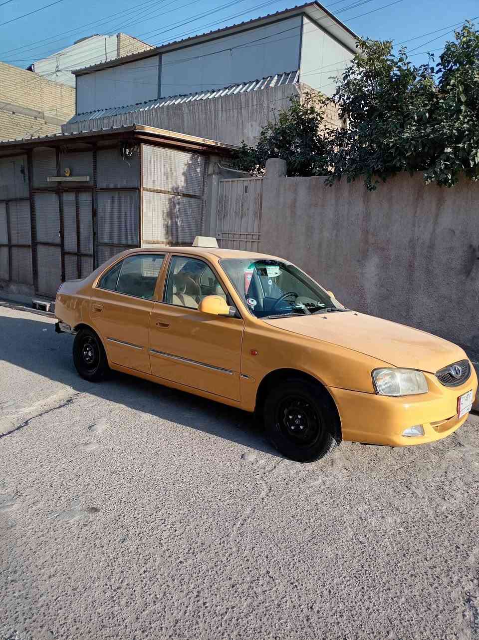 سلام عليكم للبيع هونداي فرنا موديل ٢٠١٤ بيه سياره معيوده بيه باب واحد تبديل وبيه بارد بل صندوك مكينه بيه خيط تبخير مكينه ناعمه بدون صوت تخم تاير جديد صدر امامي خلفي جديد تبريد تتدفه شغال دوشمه كامله جديده سياره بسمي تحويل ثاني يوم مكان سياره شهداء البياع  ( علما سياره بدون غراض ) 
سعر ٧٢ وبيه مجال 
رقم الهاتف/***********
رقم الهاتف/***********
