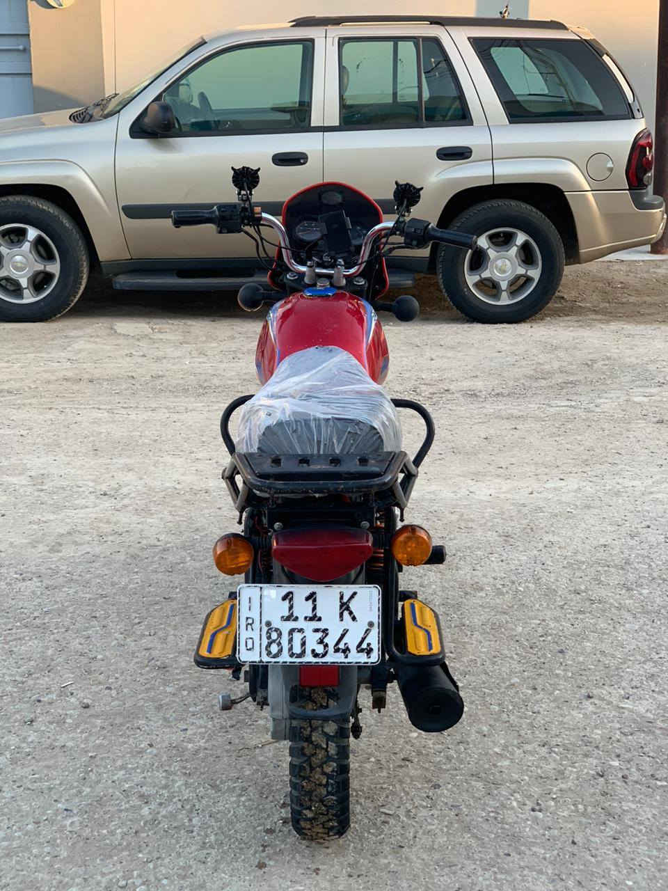 السلام عليكم
بوكسر 20
مرقم بغداد باسمي سنويه لل 2030 
السعر 1350وبيه مجال 
***********واتساب او اتصال 
ديالى تقاطع الساده
