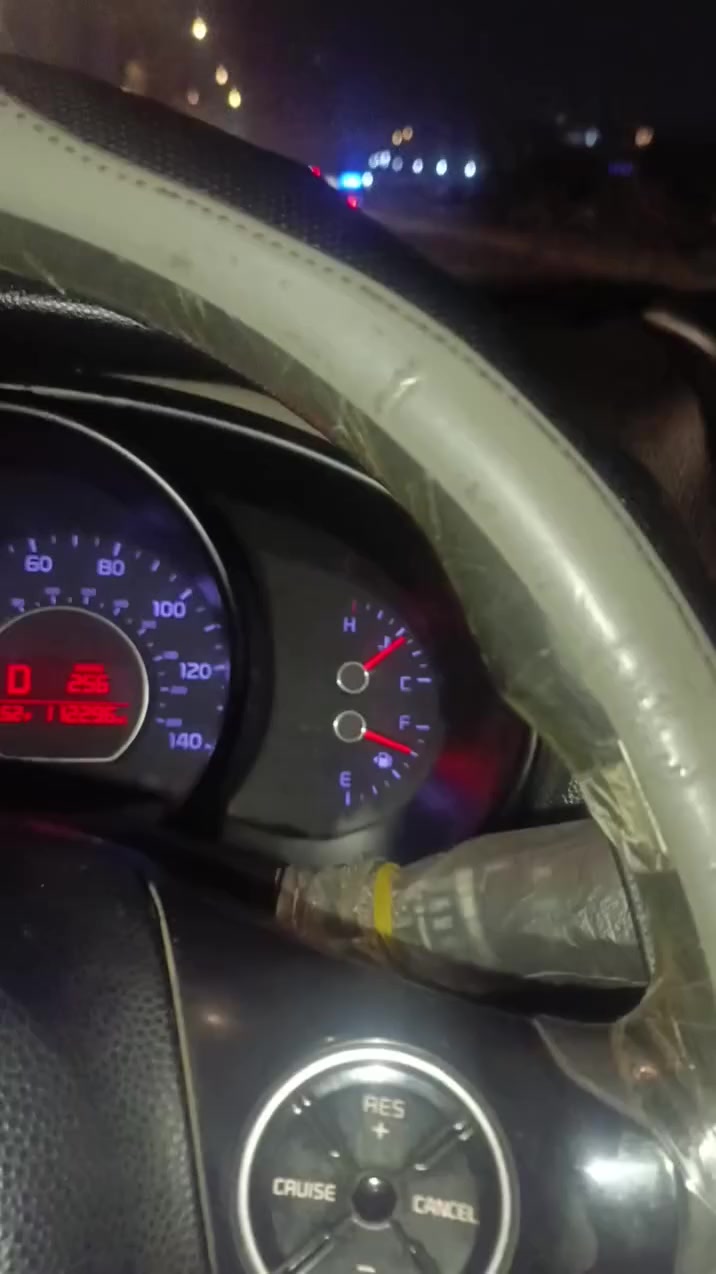 السلام عليكم
اخوان كيه صول موديل 2016
السياره نضيفه الصدر نص نضافه
التبريد ثلج 
التيرات نضيفات 
كهرباييات كله شغاله 
السعر 1014 ورقه وبيه مجال 
العنوان بغداد الجديدة 
***********
