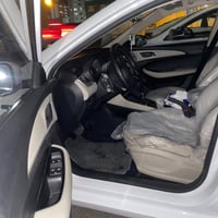 ام جي 5 • ٢٠٢٥ • ١٨٠٠٠ كم