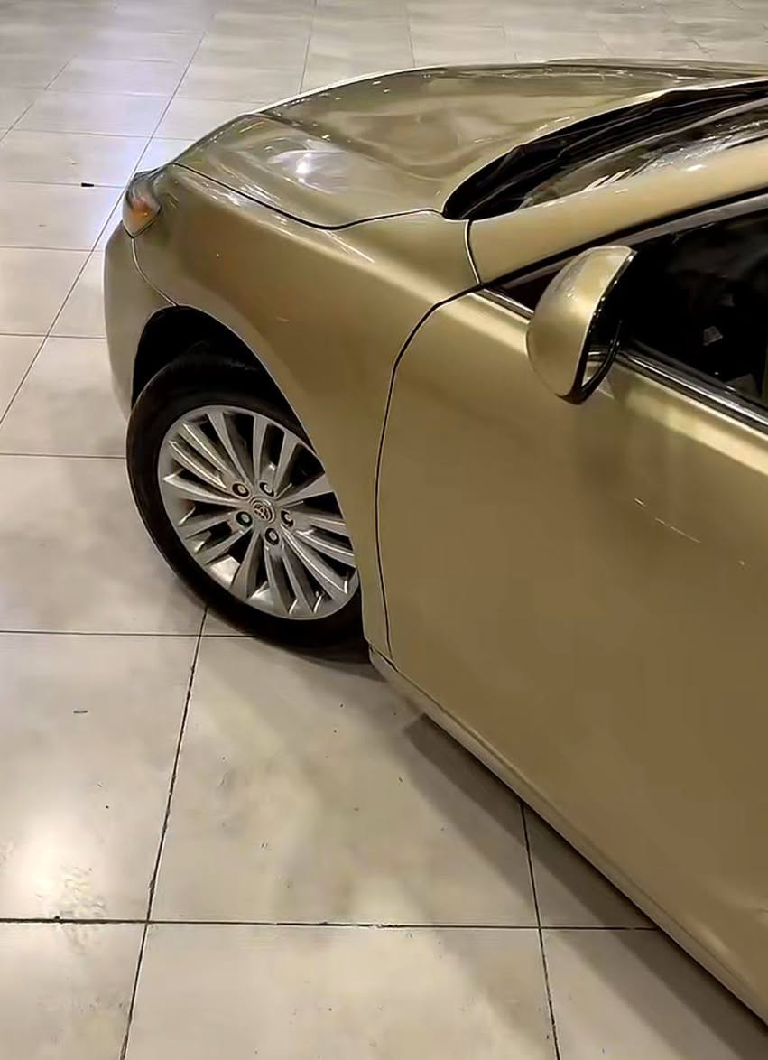 🚗 كامري 2009 | نظيفة جدًا جدًا
السيارة كلشي بيها شرط، استعمال شخصي ونظيف.
🔹 حزام صبغ للزينة فقط
🔹 محرك 4 سلندر نظيف وقوي
🔹 القير شرط يبدّل ناعم
🔹 ستيرن تحكم
🔹 تحديد سرعة
🔹 شاشة كبيرة
🔹 كاميرا خلفية
🛞 تايرات جديدة
🛞 ويلات أفالون أصلية ونظيفة
🚫 صفر ضرب
🚫 صفر حوادث
🚫 صفر دعم
حتى الدكم ما متأثر نهائيًا
📍 رقم دهوك
سعر 97 ورقه 
غرامه ورقتين تنخصم من السعر


**إذا كنت صاحب هذا الإعلان وتريد حذفه لأي سبب، رجاءا أرسل رسالة إلى الدعم الفني**