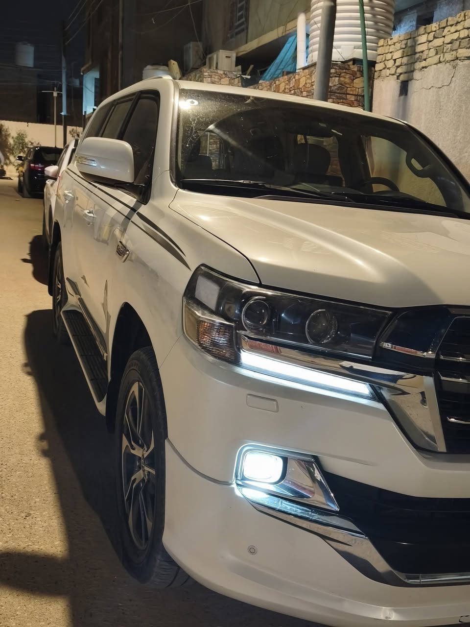 لاندكروزر موديل 2020 GXR
كراند تورنك 
محرك V8 4,600
باب صندوق كهرباء 
ماوسين 
كشنين كهرباء 
مرايات كهرباء 
فتحه 
وإلى آخره 
ماشيه 154 
سياره بيه شبر بارد جاملق الامامي فقط 
و5 رصعات حصو مال شارع 
والباقي كفاله 
حداديه محرك كير كله جديد  
والسيارة كفاله 
عنوان سياره البصره 
رقم سياره بغداد تحويل ثاني يوم 
***********
