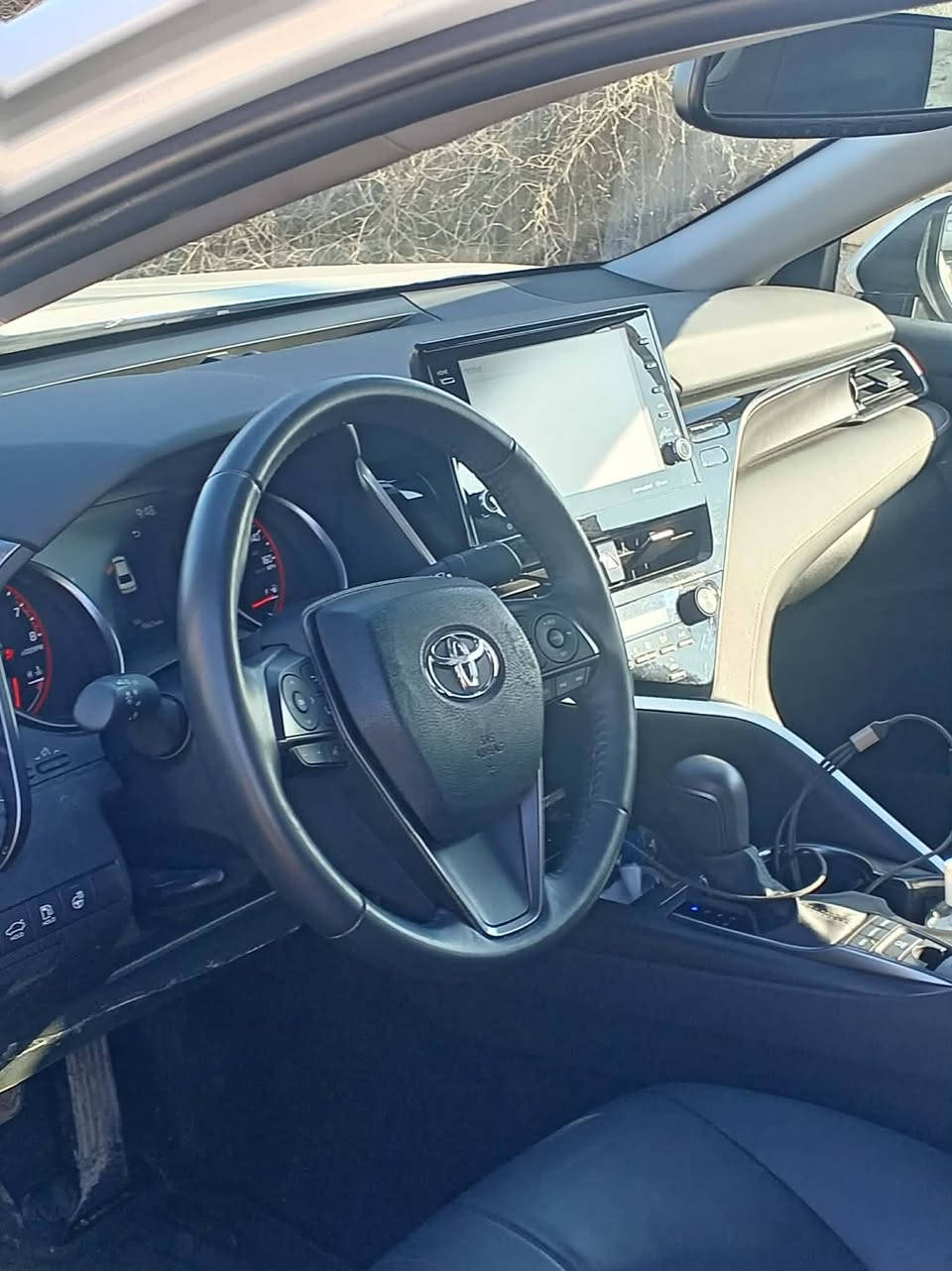 للبيع كامري 24 XSE فول 1/1
ماشية 9000 ميل فقط 
السياره جاهزه من الدعامية للدعامية 
بدون نقص برغي.
 شركة كلة .
السياره بيها جاملق 
جهة السايق والبونيد
السياره منفيس حرة  
للأستفسار الاتصال على الرقم
‏‪***********‬‏
