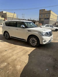 نيسان باترول.  ابلاتنيوم ٢٠١٢  كفاله عده بارد.  ٠٧٨١١١٤١١٢١ السعر ٢١٠