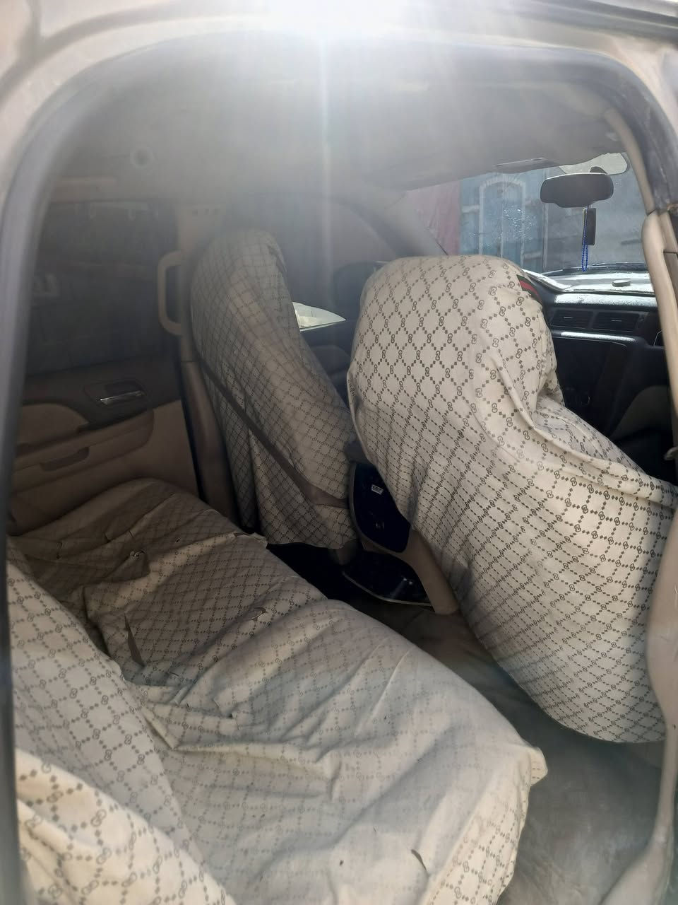 من رخصه المدير المحترم جمسي بتره كصه جنطه شغل باجات مكينه كير كهربائيات تبريد تخم ناير جاهز جهاز انذار مانع السرقه ريمون الله شاهد ماخذهه ب70 بس محتاج وريد ابيع السعر 60 مكاني بغداد رقم *********** رجا ن المو شراي ليكسر بحلالا العالم
