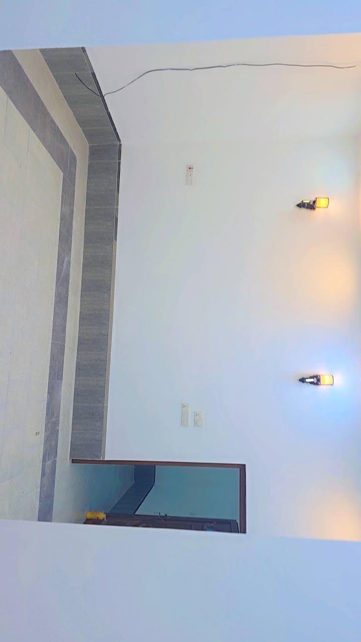 شقه للايجار.
ام الخيل. خلف سويت لاند. ***********
غرفه صحيات  صاله مطبخ درج. بلكونه 
بناء حديث.
