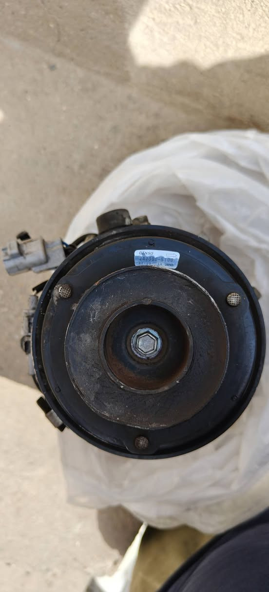 السلام عليكم مراوح افلون نقص بس ماطور نضيفات .كمبريسر تبريد مال كصه سينا وافلون كامري سته سلندر .للتواصل ***********
