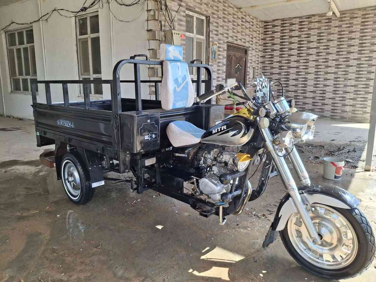 السلام عليكم 
للبيع: ستوتة إمتيار موديل 2023 (بحالة ممتازة)
​النوع: إمتيار 
​الموديل: 2023
​اللون: أسود ملكي
​الحالة القانونية: مرقمة (رقم وسنوية جاهزة)
​الموقع: النجف الأشرف - شارع الصب - مقابل قرية الغدير
​التفاصيل:
الستوتة بحالة نظيفة جداً كما موضح في الصور، وجاهزة للعمل مباشرة.
​للاستفسار والتواصل:
يرجى الاتصال على الرقم: ***********
