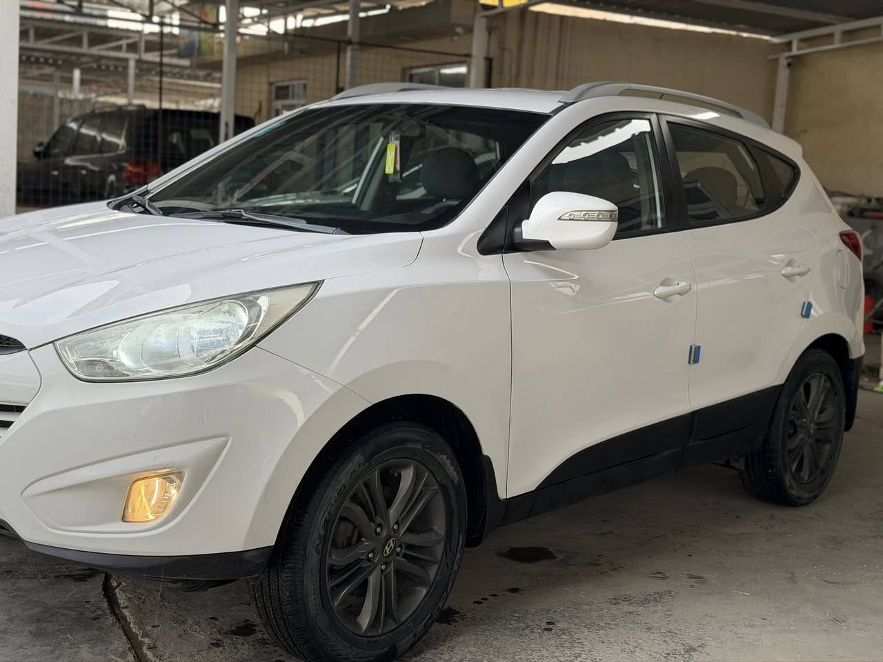 السلام عليكم
للبيع توسان ٢٠١٣ خليجي رقم بغداد
محرك ٢٠٠٠ دووش بلادي كير بلادي
ماشيه ١٦٠ حقيقي دك جرص
سياره بلاديه وجاهزه للاخير 
بيه المسطره مال الجنطه صبغ فقط
السعرر ١٣٤ وبيها مجال
***********
