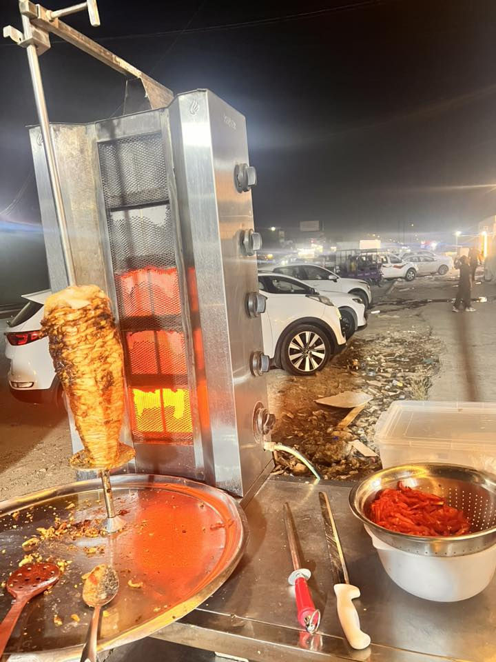 شوايه كص 5 عيون سوريه ام جداحه 
شغاله وعل فحص 
هيا وغراضها كلهن ب200 الف 
مكاني بغداد مدينه الصدر قطاع 5 قرب بانزخانه 
مال الاوله ***********
