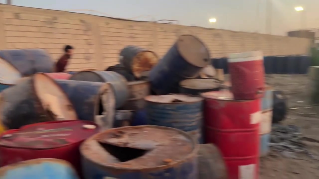 اكو برميل زفت كلاص  سعو البرميل ٤٠الف  واصل هوه وكشره 

اكو براميل زفت محروك اخذ بكانه  برميل محروك سعر ٣٢الف اكو جديد وكو برميل قفيص  سعر البرميل45 الف 
وكو برميل زفت مثلث هم ٤٥ الف 
وزفته مال بغداد درجه اوله جمله ***********
