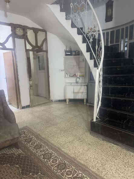 توفر

بيت للبيع

180 م

#حي الطياره

زراعي سند 25

واجهيه ونزال 8ب23

عرض الشارع ٨ متر

ثامن بيت عن الشارع العام

طابق ونص

يحتوي:
طارمه وصاله وهول ومطبخ وغرفتين كبار
ووحده زغيره

الموقع:

حي الطياره/قرب المقام /
قرب  بيتزا الباشا

***********

***********
