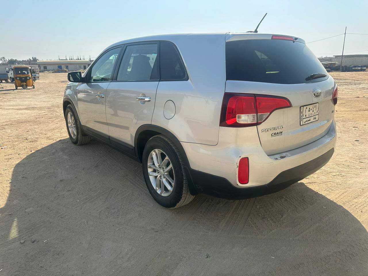 سلام عليكم 
سورنتو 2014
امريكي 
gdi
مكاني بغداد 
بيها صبغ بابين 
مكينه 4سلندر
***********
