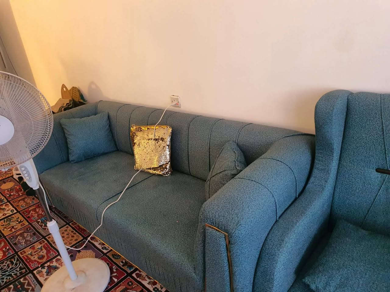 غراض للبيع غرفه نوم وتخمين قنفات  ومرجوحه  وكعدات خارجبه وغرفه طعام


**إذا كنت صاحب هذا الإعلان وتريد حذفه لأي سبب، رجاءا أرسل رسالة إلى الدعم الفني**