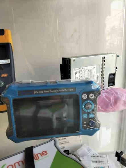 📡 مجموعة أجهزة فحص شبكات الألياف الضوئية متوفرة الآن لدى ETSI 🔧

تضم أحدث أجهزة الفحص والقياس من شركات عالمية مثل Komshine – Grandway – VIAVI
وتشمل:
✨ OTDR لقياس طول وكفاءة كابلات الفايبر وتشخيص الأعطال بدقة.
💡 Power Meter & Light Source لاختبار الفقد وجودة الإشارة.
🔴 VFL كاشف الأعطال البصرية السريع.
🧰 Wire Tracker لتتبع كابلات الشبكات النحاسية.
🌀 Fiber Launch Cable (KFLC-3) لإزالة المنطقة الميتة في الفحص.

📍 أجهزة أصلية – أداء عالي – وضمان حقيقي.
📞 تواصل معنا لمعرفة الأسعار
 العنوان:
شارع الصناعة، قرب فلكة رئاسة الجامعة التكنولوجية
لا تفوّت الفرصة! اطلب الآن
للطلب أو الاستفسار:
📞 ***********
📞 ***********
