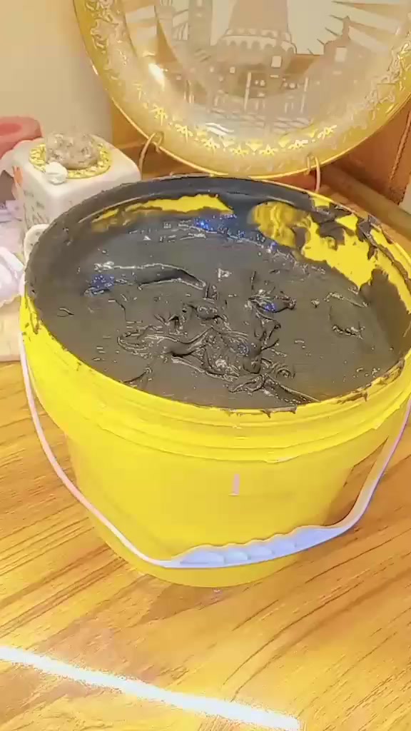 معالج بارد الشعر الكافيار 🌸 
إصلاح التلف الناتج عن الصبغات والحرارة.
ترطيب عميق وتقليل الجفاف والتقصف.
زيادة اللمعان والنعومة مع تحسين المرونة.
تقوية الشعر والمساعدة على تقليل التساقط


**إذا كنت صاحب هذا الإعلان وتريد حذفه لأي سبب، رجاءا أرسل رسالة إلى الدعم الفني**