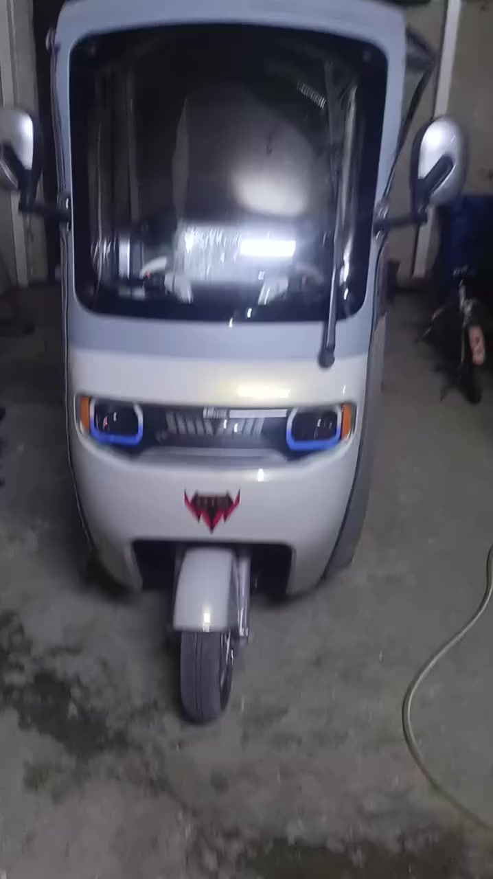 سلام عليكم 
تكتك شحن للبيع 
المواصفات :
1-تجي ب 5 بطاريات 
2- تمشيك 32 كيلو متر 
3- تجي 3 نمر
4-لايت لد عالي ناصي 
5-بك نظام R رجوع للخلف 
سعره /2 مليون وبيها مجال 
عنوانه الأصلاح شارع الجزيره


**إذا كنت صاحب هذا الإعلان وتريد حذفه لأي سبب، رجاءا أرسل رسالة إلى الدعم الفني**