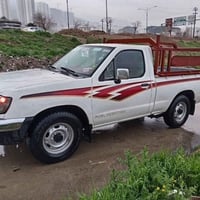 نيسان ٢٠٠٥ • أحمر • ميكانيك سليم