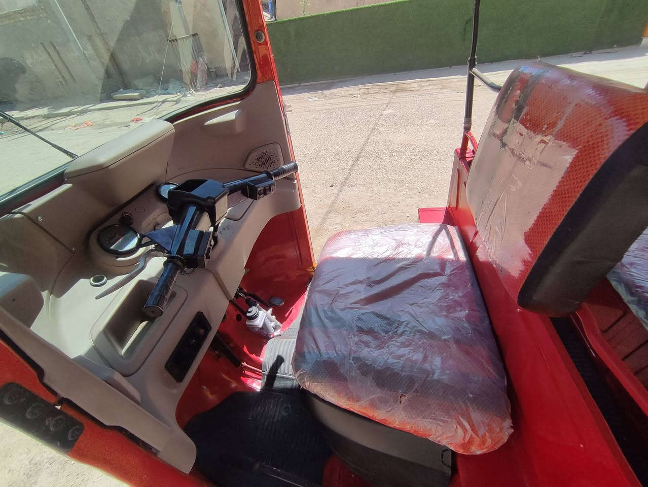 تكتك مديل 22ارقام وسنويه مكفوله ما عدا ضربه بالصفحه ومعمره تكتك جاهزه ما بيهه اي نقص مكاني العماره 
السعر 8و400وبيهه مجال 
***********
