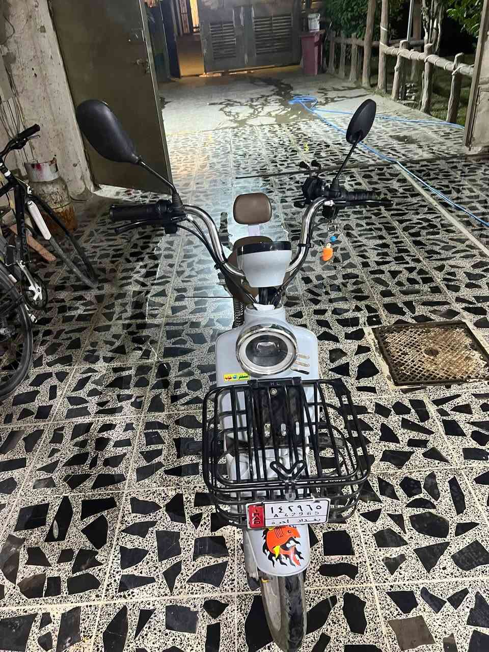 دراجه شحن حجم 14 والله نظيفه حيل سعرها300 بيها مجال رقم الهاتف ***********
