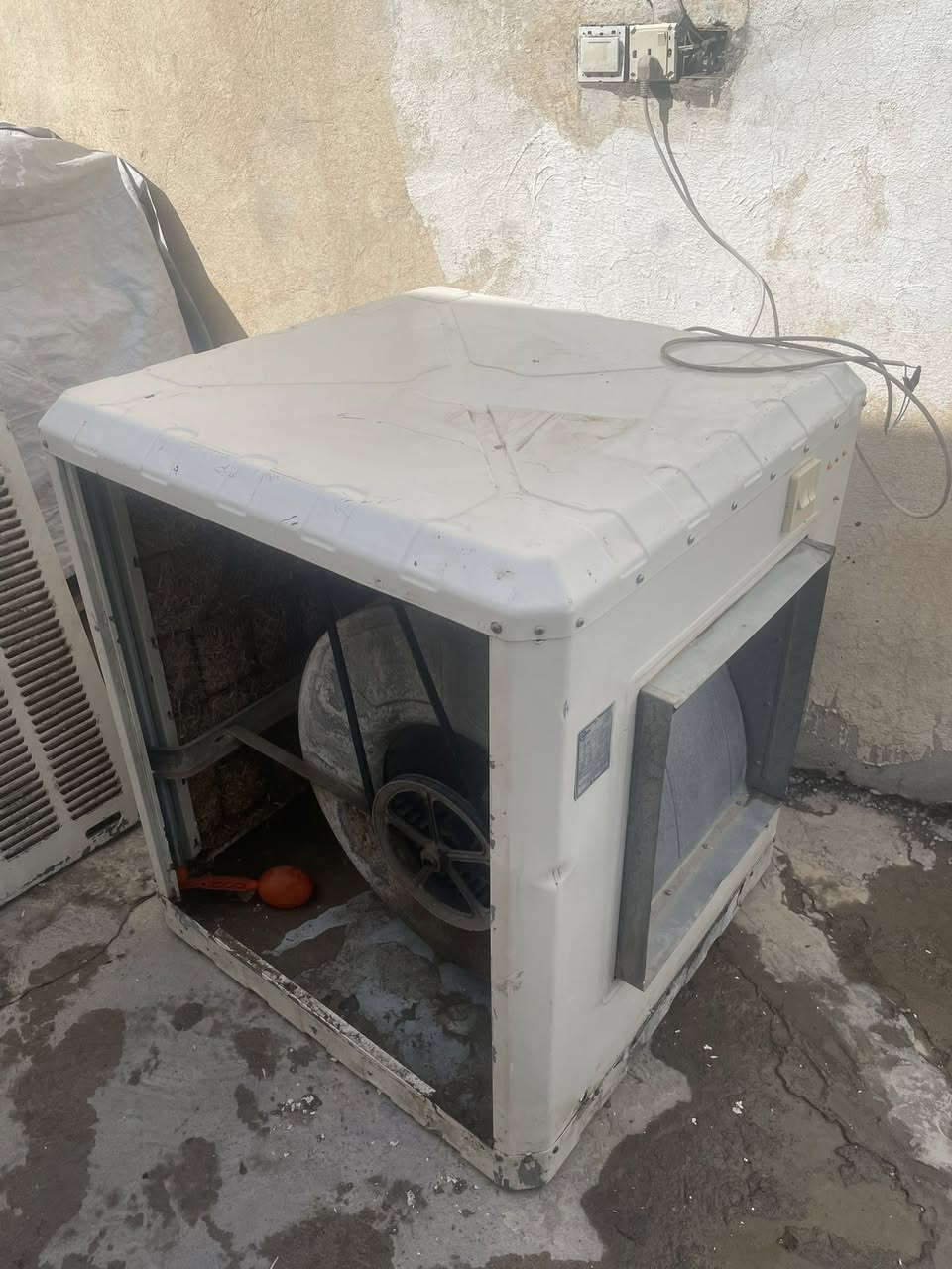 طباخ منظدي 5 عيون جديد مستعمل شي بصيط  سعره 60الف مناسب مبرده 4ونص فول تشغيل 2 طلقه نظيفه 
سعرها70 الف  مناسبه مكاني اربيل *********** واتس
