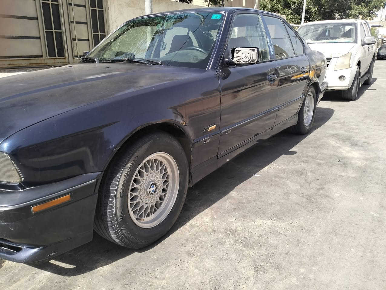 السلام عليكم
بيع او مراوس 

bmw 525 مسكر عدل 

موديل 92 رقم بغداد بأسمي  كهربائيات كلها شغالة تبريدها الكمبريسر يشتغل نقص فقط غاز مكاني الديوانية 

الجاملغ الخلفي جارد وبي معجون يحتاج فقط صبغ 
سعرها 65 وكلشي اكو بالسوگ

للإستفسار ***********
