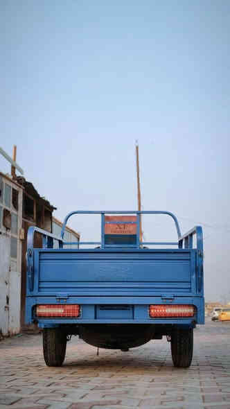 سللم. عليكم.  ستوته. يل ٢٣رقم. معه سنويه سعر ٢٧٠٠مجال بصيط رقم ***********
