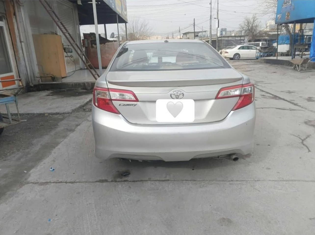 کامری ٢٠٠١٤
تەکسی دووبەی
ساغ ساخ ساق
٤ بستۆن
گێڕو مەکینە بە شەرت
تەقەو ڕەقەی نیە بە شەرت
چرکەی تیا نیە  بە شەرت
هەیکەلی زۆر جوانە چاڵو شوختی نیە
ناویشی زۆر جوانە
دەعمو لێ دراوی نیە 
پێشو پشتی کەپسە بە شەرت
شوێن هەڵەبجەی تازە(شارەزور)
ژ.م
0750 247 55 81
