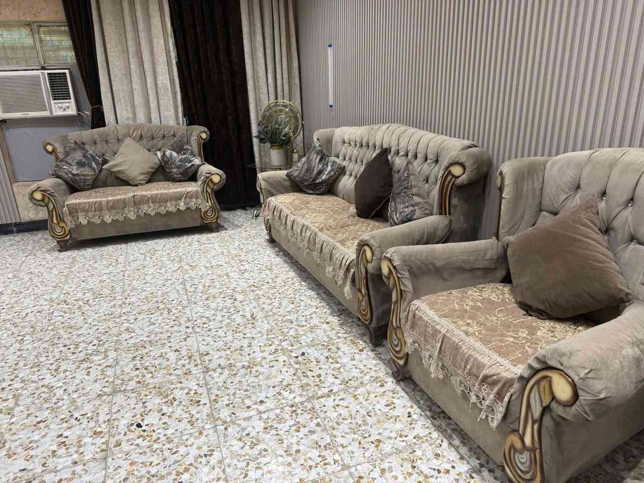 السلام عليكم تخم ١٠ مقاعد نظيف السعر ٣٥٠ وبي مجال المكان  حي الري


**إذا كنت صاحب هذا الإعلان وتريد حذفه لأي سبب، رجاءا أرسل رسالة إلى الدعم الفني**