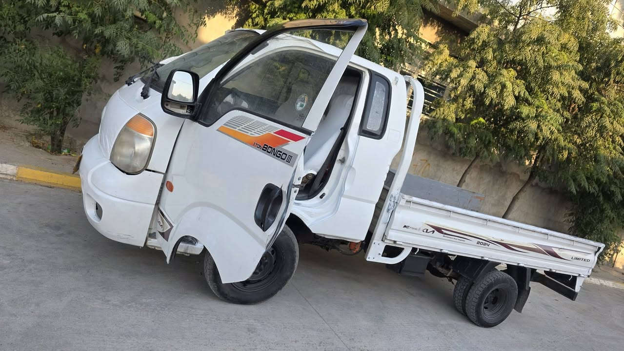 کیا مۆدێل ٢٠١٠سەنەوی بەغداد 
مەکینە ٣٠٠٠ی عادی سەیارەکە جایزە بۆ ئیشکردن مەسروفی کراوە مەکینە و گێڕی تازە تەشفیتە تەنها کەمێک جوانکاری دەوێت ٦٥گەڵا و معامەلە نامە بنێرە یان پەیوەندی بکەن 
***********
***********

