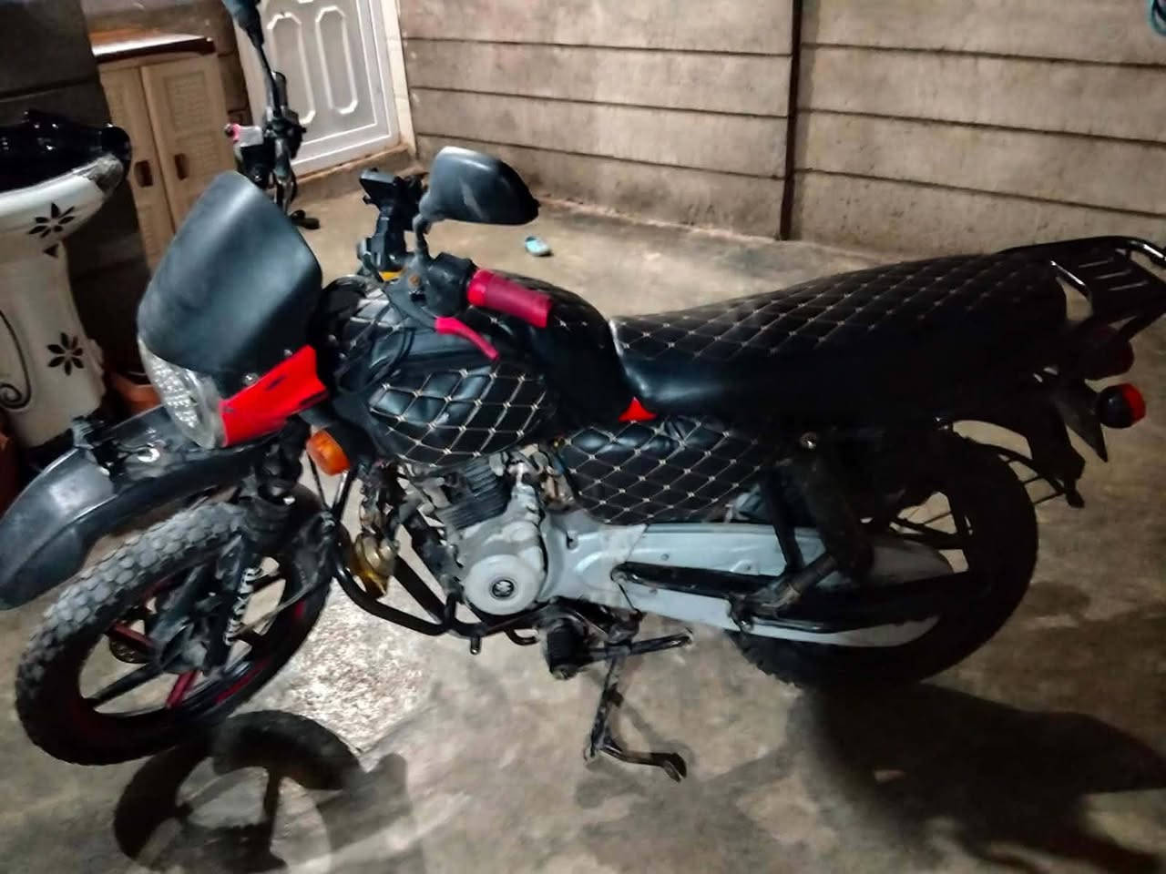 سلام عليكم دراجه بوكسر دراجه كمرك مدفوع موديل ٢٣ اانتصل ***********
