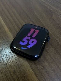 WATCH 7 Nike لون مدنايت حجم 45  🔋85%  ملحقات كارتونة + شاحنة   السعر 2...