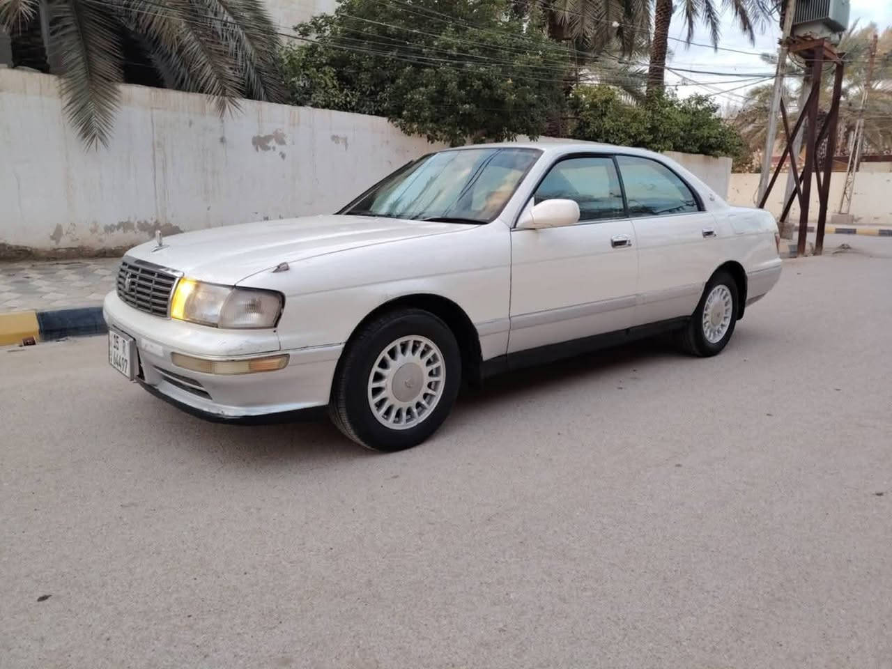 السلام عليكم للبيع بطه منفصل موديل 95مكفوله من الكصه والضربه ونقل جثه مكينه كير حداديه تخم تاير مكينه ففتي فيشه وبطل دواخل جديده كهربائيات كلها شغاله السياره جاهزه من كلشي جام اخضر رقم انبار انكليزي تحويل بكل المحافضات سنويته لل30 تحويل ثاني يوم السعر 65 
الرقم ‏‪0784 526 8907‬‏
