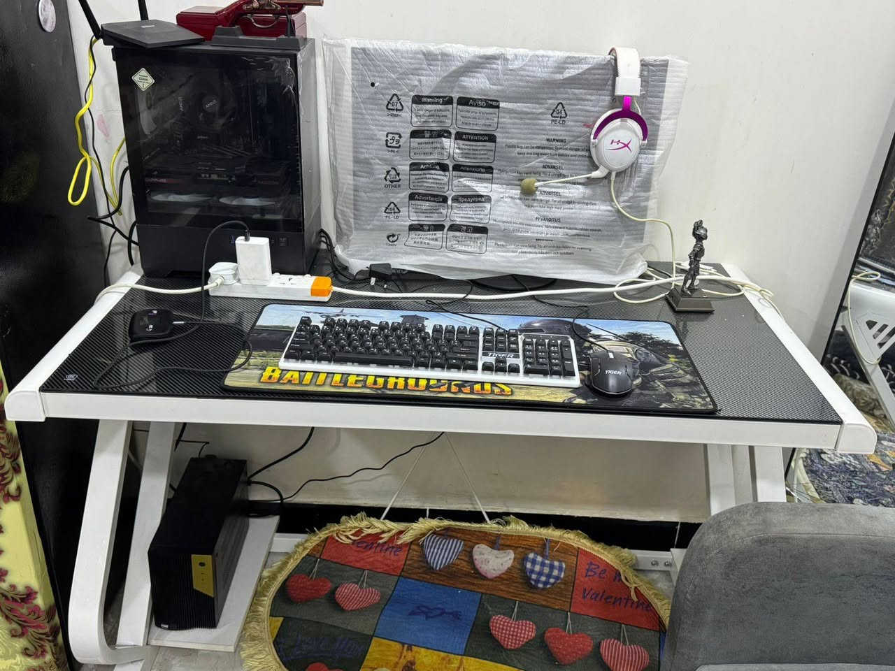 السلام عليكم شباب➡️
حاسبه كيمنك للبيع مستعمل لمده 3 اشهر بسبب البيع محتاج فلوس الحاسبه كلشي مابيها نظيفه فول جهزتها من شارع الصناعه كامله مكمله بس شغل واللعب 
الملحقات والمواصفات موضحه بالصوره المرفقه ويه الصور 
1ـ شاشه 2K  فريم 120
2 ـ كيس 
3 سماعه هايبركس كود 2
4 ميز كيمنك نشره الوان بي
5 كرسي اصلي كيمنك جلد مساج
6 ماوس وكيبورد 
رقمي للاتصال والاستفسار *********** بي واتساب متواجد 24 ساعه
يوجد توصيل🚗🚚
