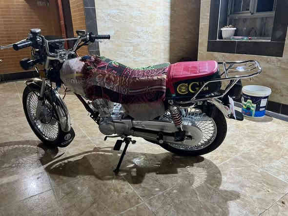 للبيع دراجة نوع سونك 4 كير مديل 2024 دراجة بعدها شركة صارله شهرين من مشدودة ممشى الدراجة 550كيلو السعر 825 وبيها مجال للاستفسار عنوان القائم قرب المستشفى ***********
